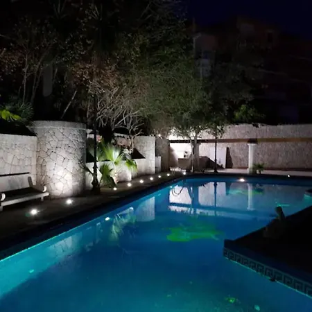 With Private Pool -palma Ambassador Center Etv14825 Villa *